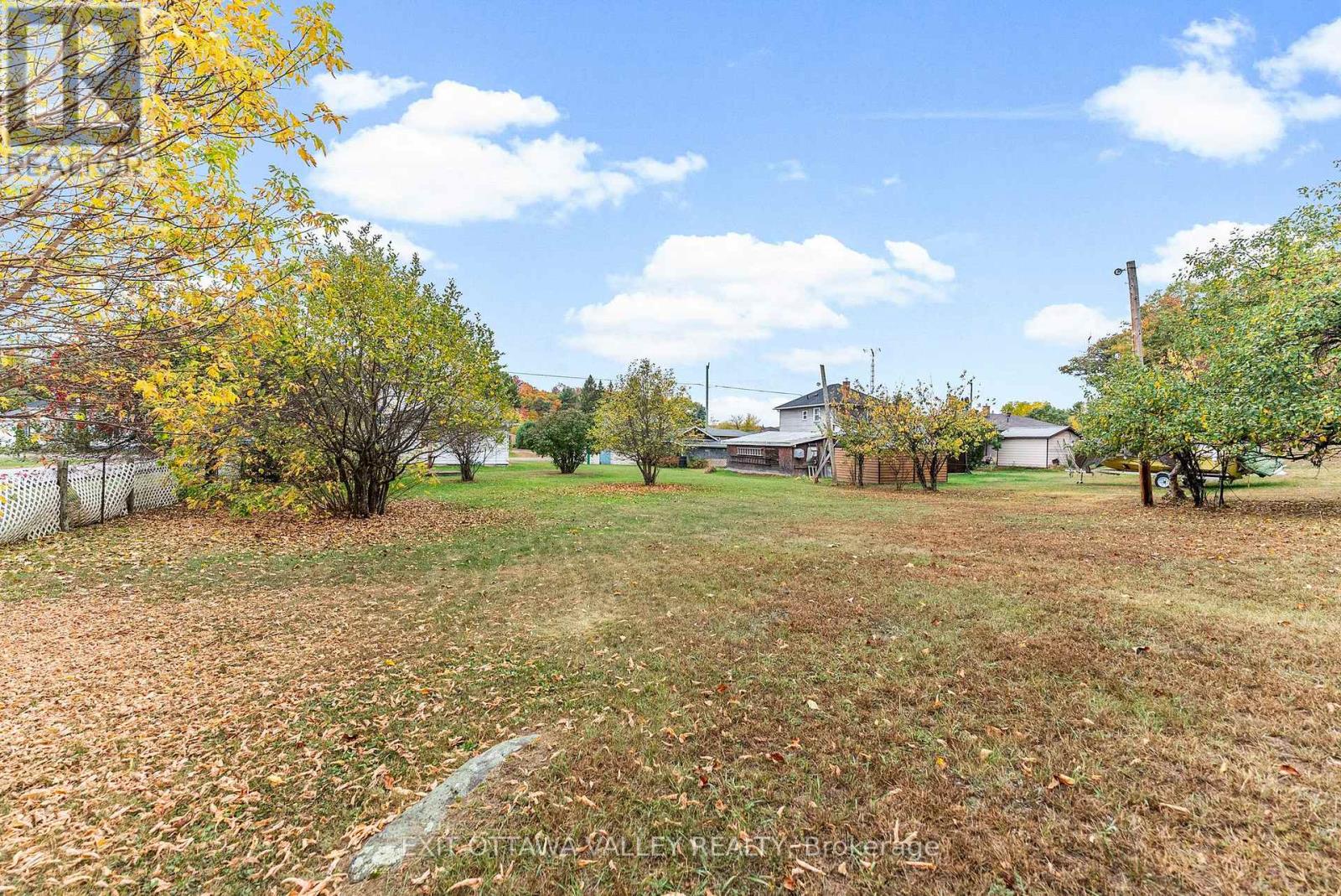 48 Needham Street, Madawaska Valley, Ontario  K0J 1B0 - Photo 10 - X12454057