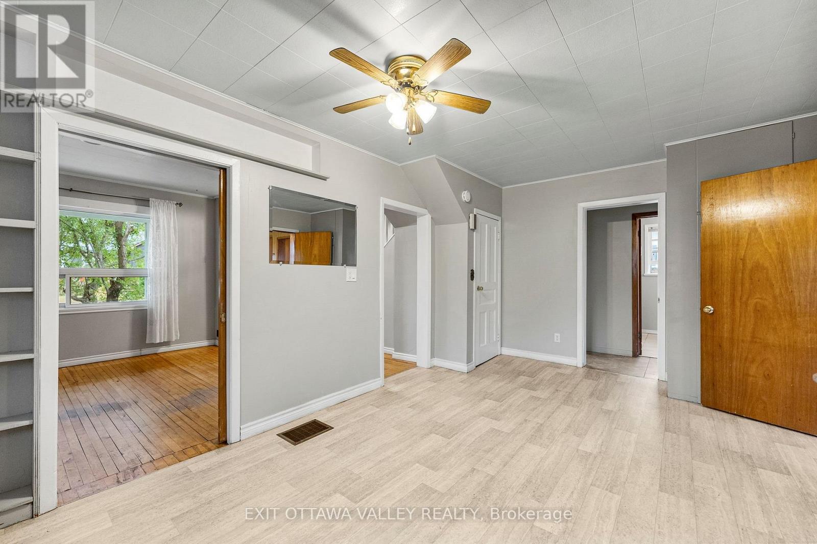 48 Needham Street, Madawaska Valley, Ontario  K0J 1B0 - Photo 16 - X12454057