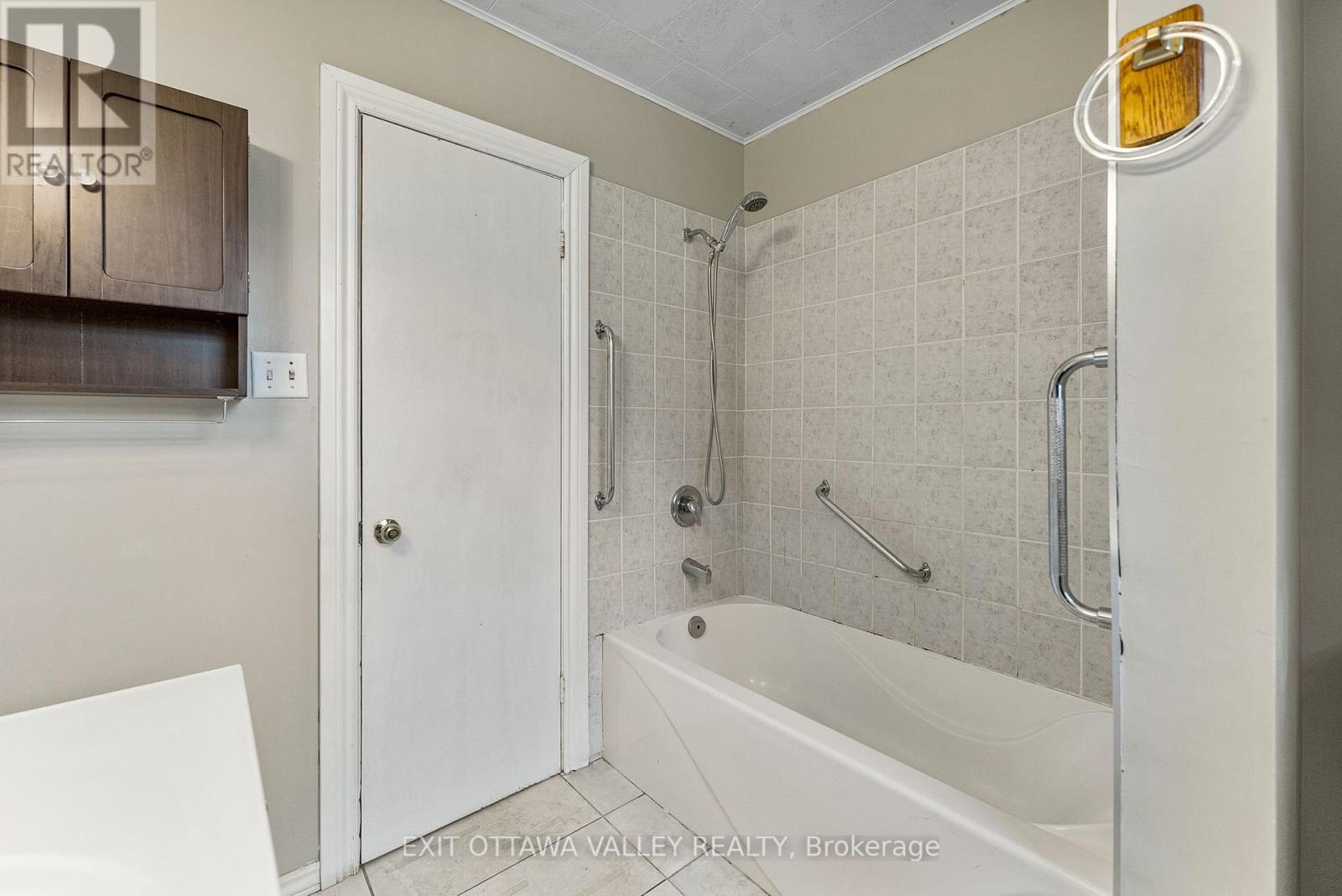 48 Needham Street, Madawaska Valley, Ontario  K0J 1B0 - Photo 21 - X12454057
