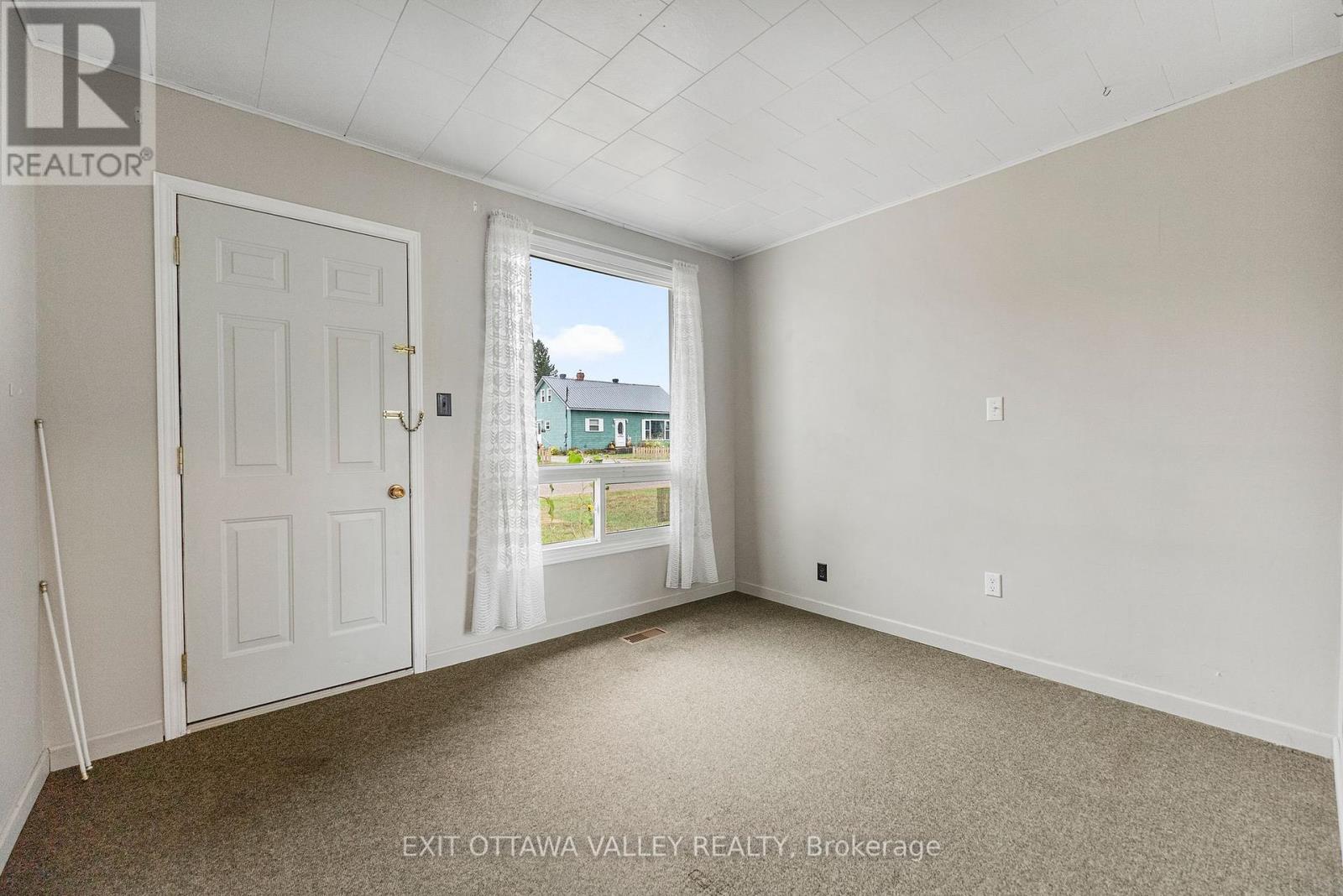 48 Needham Street, Madawaska Valley, Ontario  K0J 1B0 - Photo 24 - X12454057