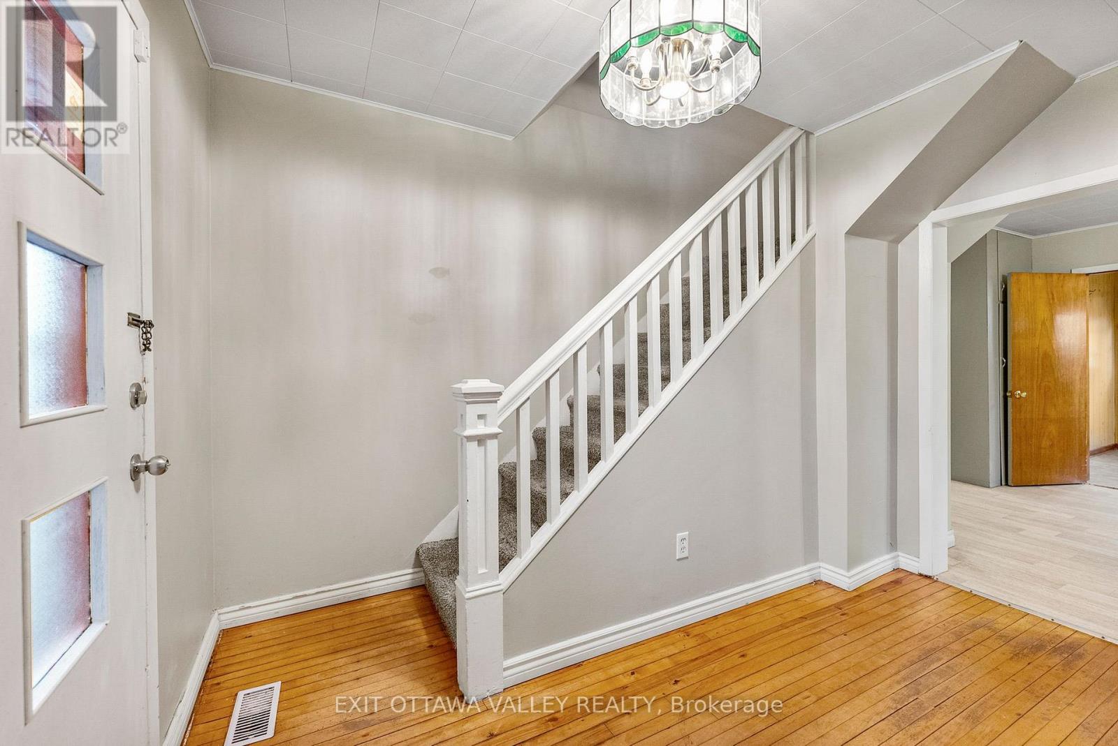 48 Needham Street, Madawaska Valley, Ontario  K0J 1B0 - Photo 25 - X12454057