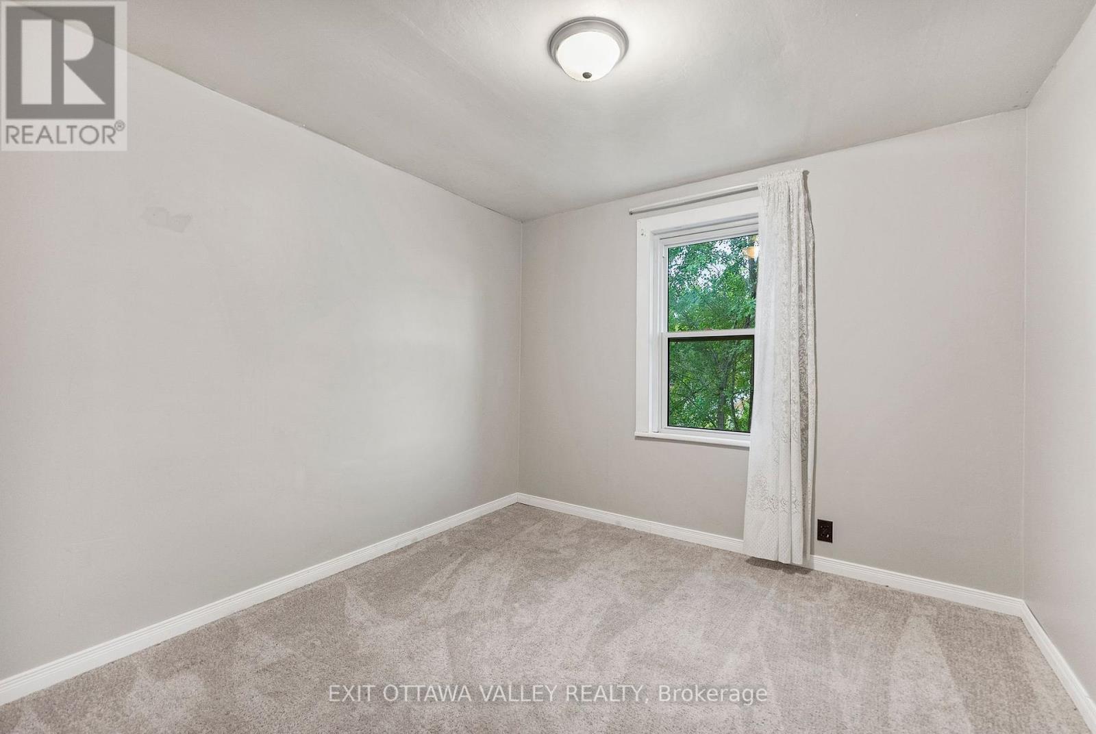 48 Needham Street, Madawaska Valley, Ontario  K0J 1B0 - Photo 27 - X12454057
