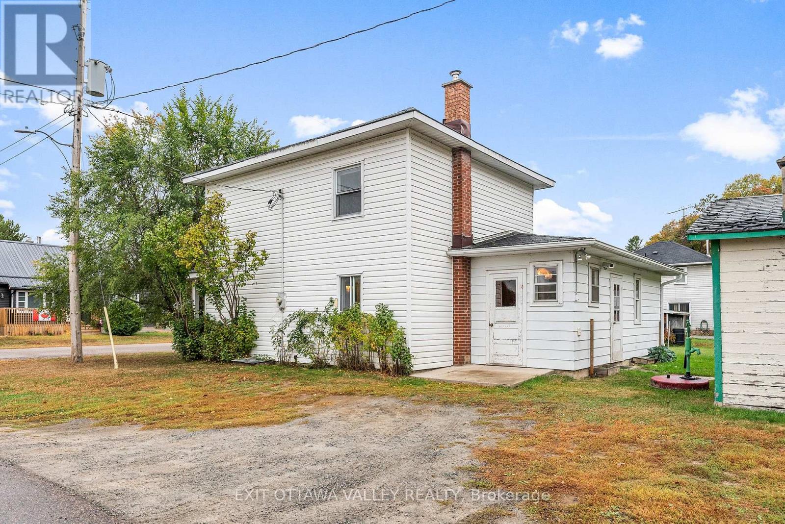 48 Needham Street, Madawaska Valley, Ontario  K0J 1B0 - Photo 6 - X12454057