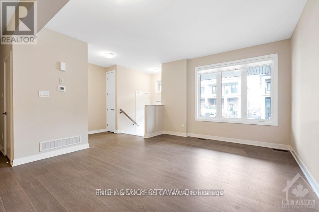218 Speckled Alder Row, Ottawa, Ontario  K2J 7G8 - Photo 5 - X12453971