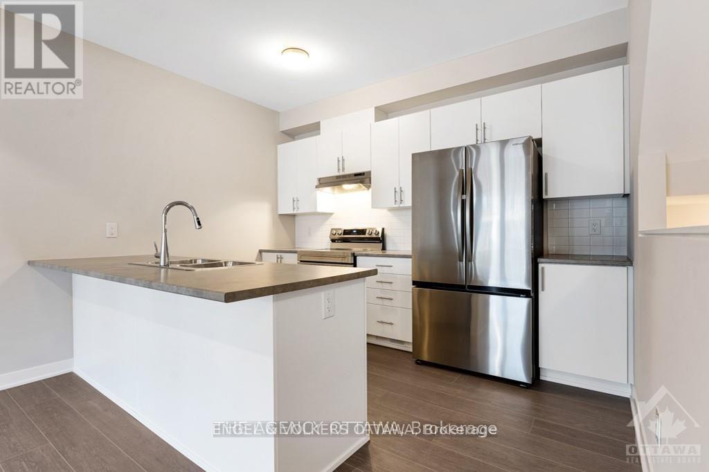 218 Speckled Alder Row, Ottawa, Ontario  K2J 7G8 - Photo 6 - X12453971