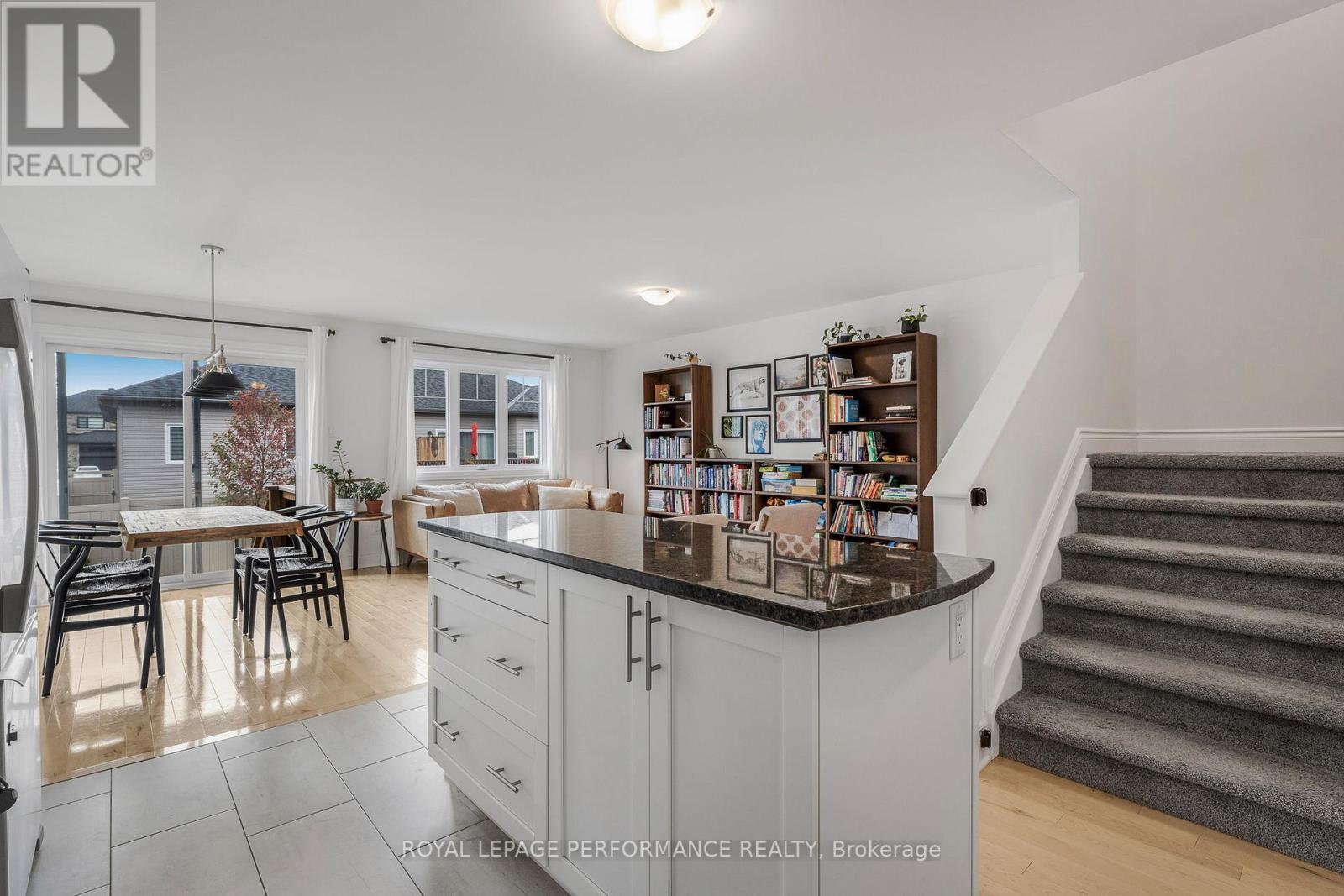 337 Twilight Avenue, Russell, Ontario  K4R 0E3 - Photo 10 - X12454024