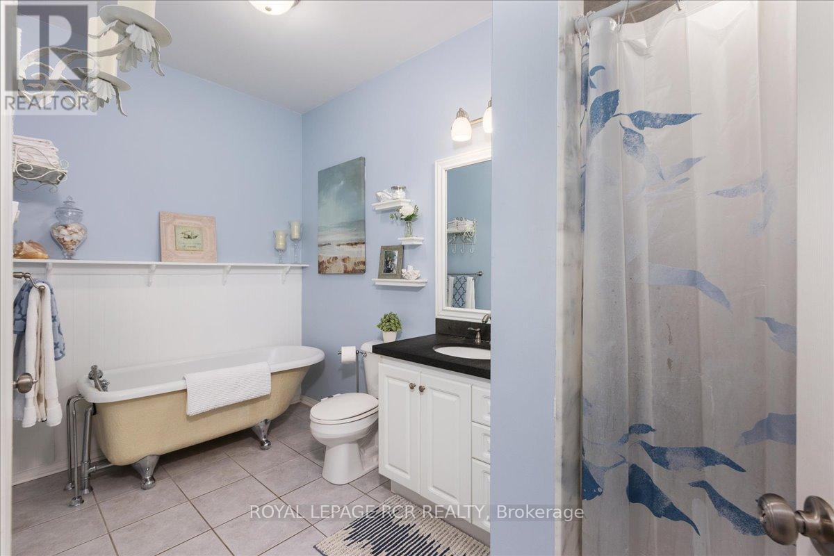 1903 Metro Road N, Georgina, Ontario  L0E 1L0 - Photo 14 - N12453829