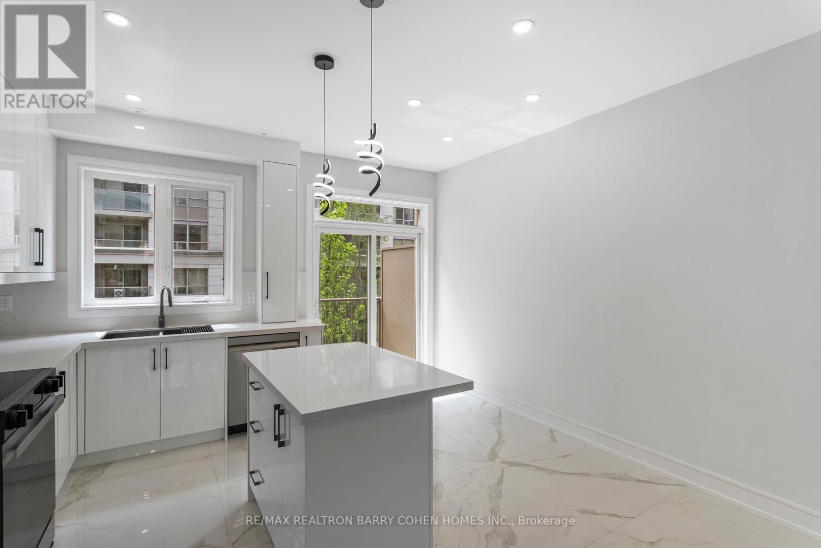 21 - 21 Galleria Parkway, Markham, Ontario  L3T 0A4 - Photo 21 - N12453833