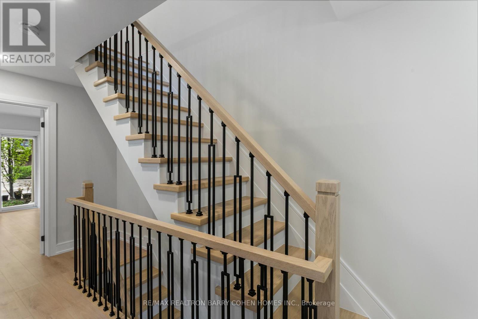 21 - 21 Galleria Parkway, Markham, Ontario  L3T 0A4 - Photo 3 - N12453833