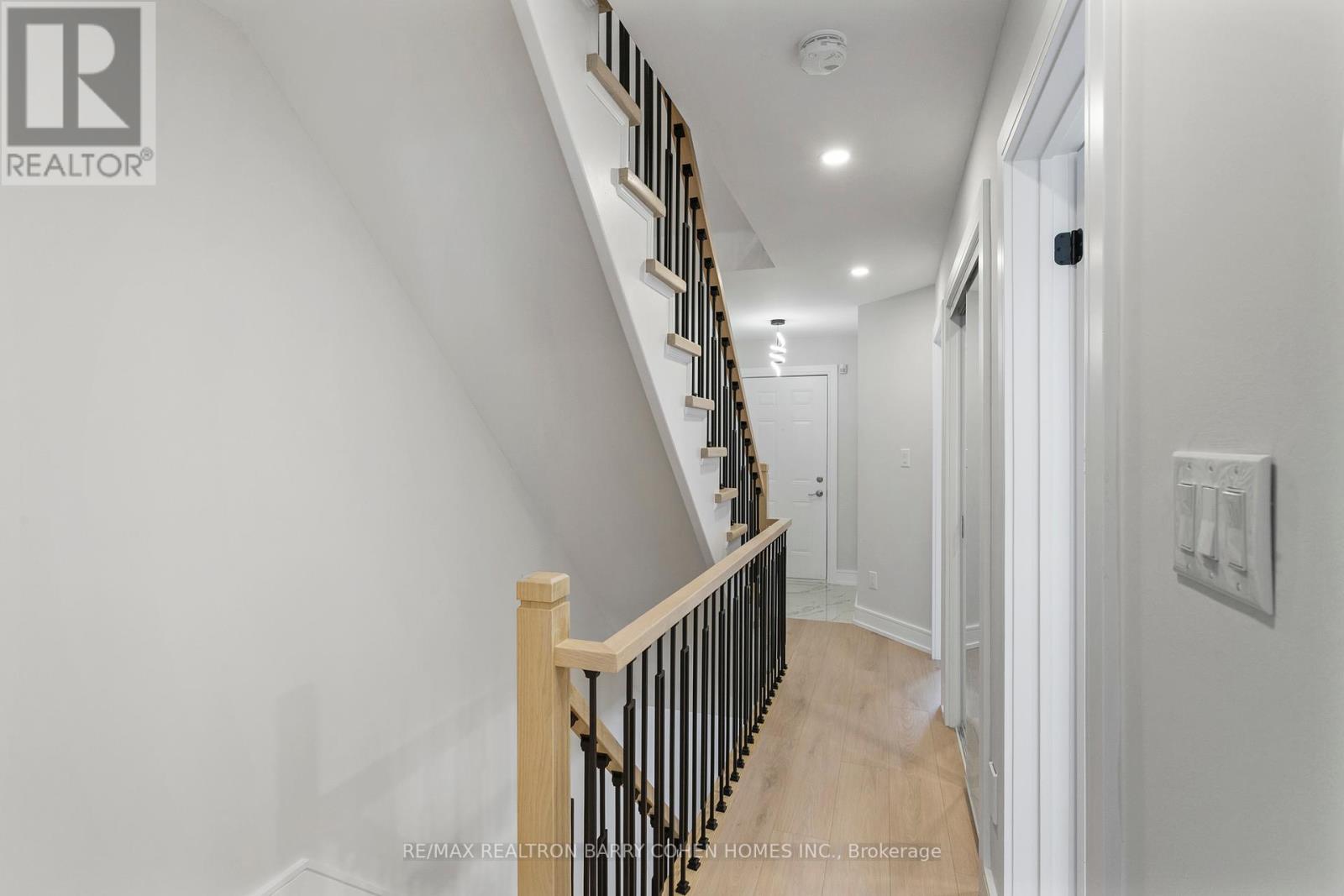 21 - 21 Galleria Parkway, Markham, Ontario  L3T 0A4 - Photo 4 - N12453833