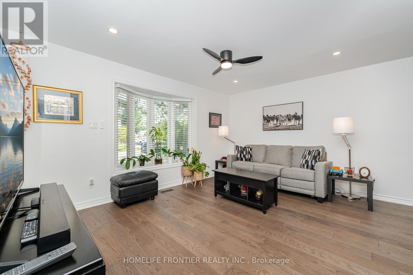 1 Denava Gate, Richmond Hill, Ontario  L4C 5E3 - Photo 10 - N12453845