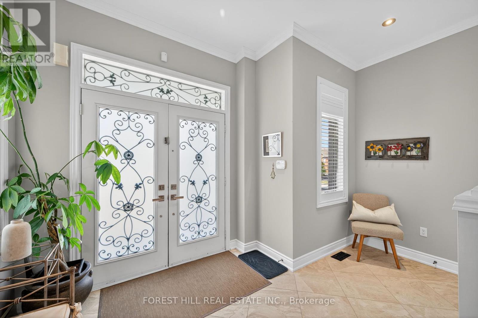 271 Autumn Hill Boulevard, Vaughan (Patterson), Ontario  L4J 8Y4 - Photo 2 - N12453871