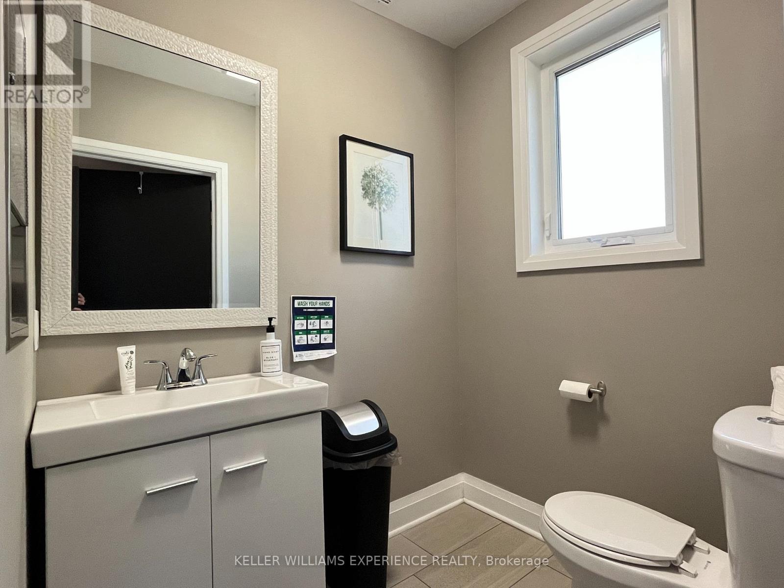 Front Office - 63 Mary Street, Barrie, Ontario  L4N 1T2 - Photo 12 - S12453876