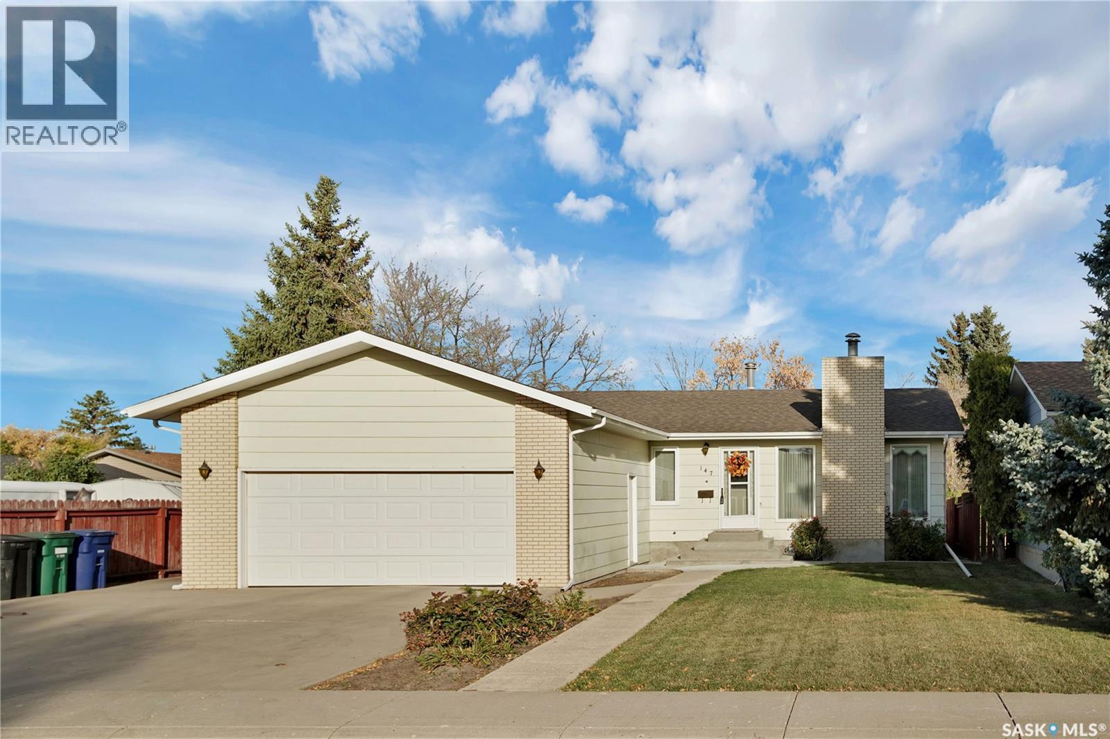 147 Arrand Crescent, Saskatoon, Saskatchewan  S7M 5A3 - Photo 1 - SK020243