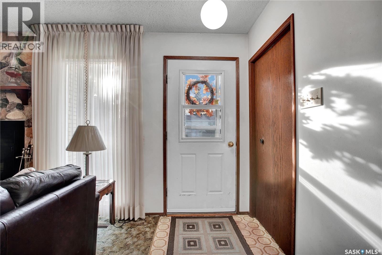 147 Arrand Crescent, Saskatoon, Saskatchewan  S7M 5A3 - Photo 2 - SK020243