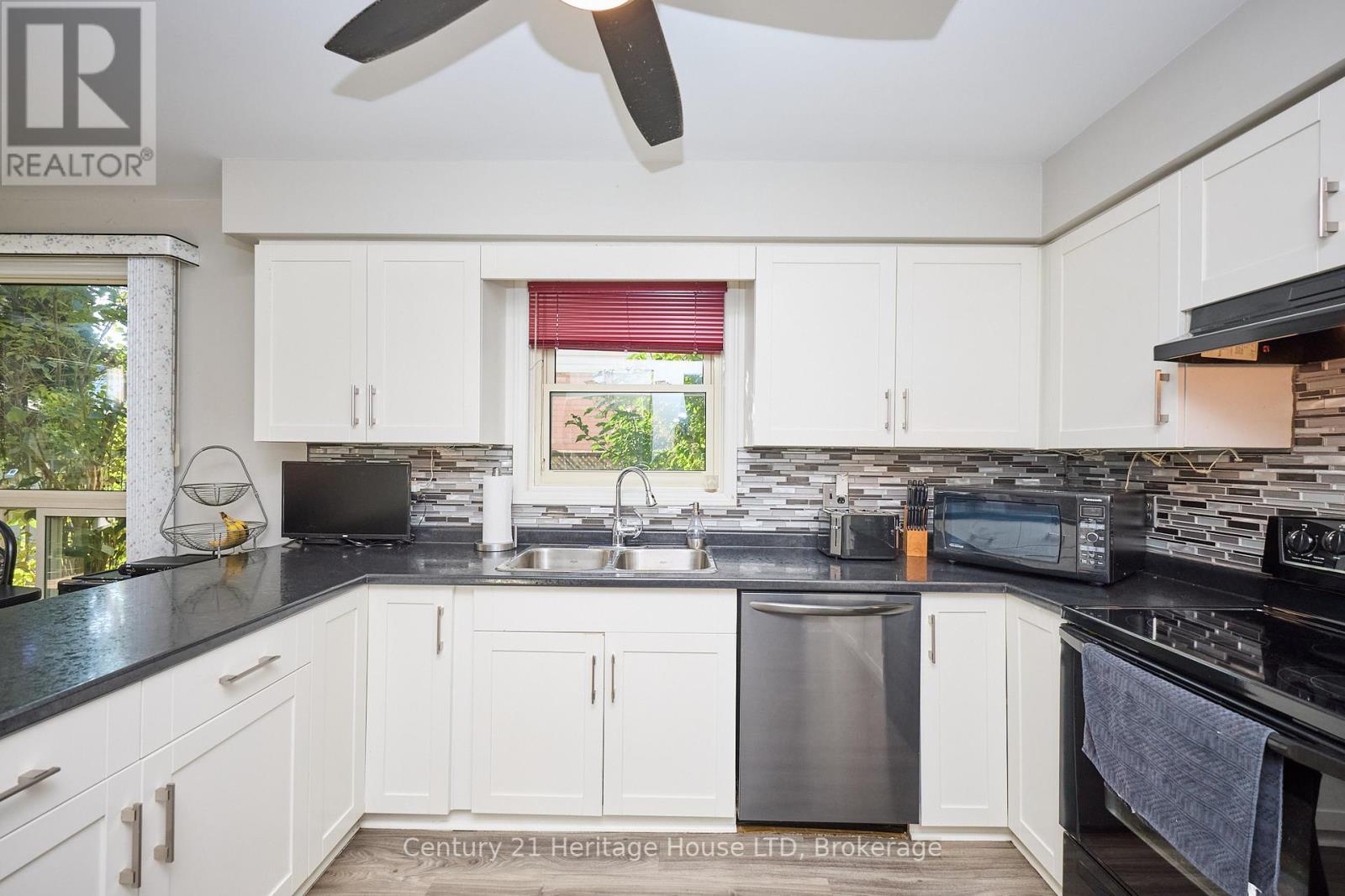 18 Bascary Crescent, St. Catharines, Ontario  L2S 3M8 - Photo 10 - X12454029