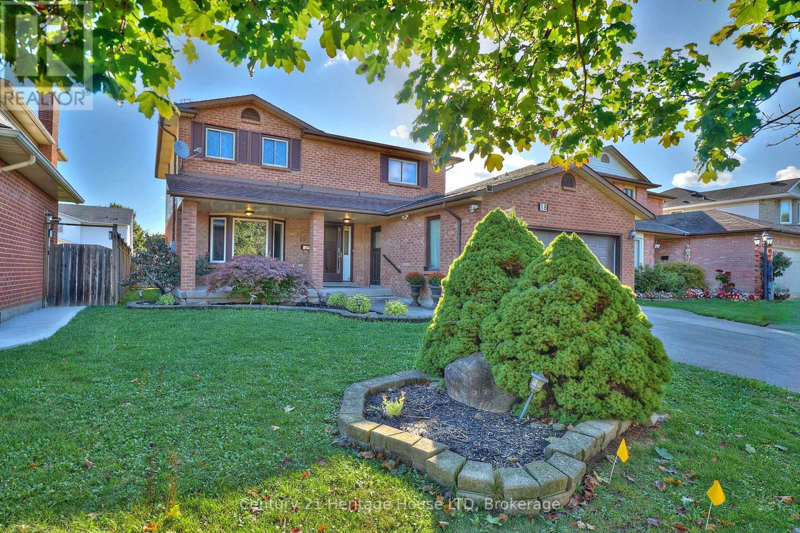18 Bascary Crescent, St. Catharines, Ontario  L2S 3M8 - Photo 2 - X12454029