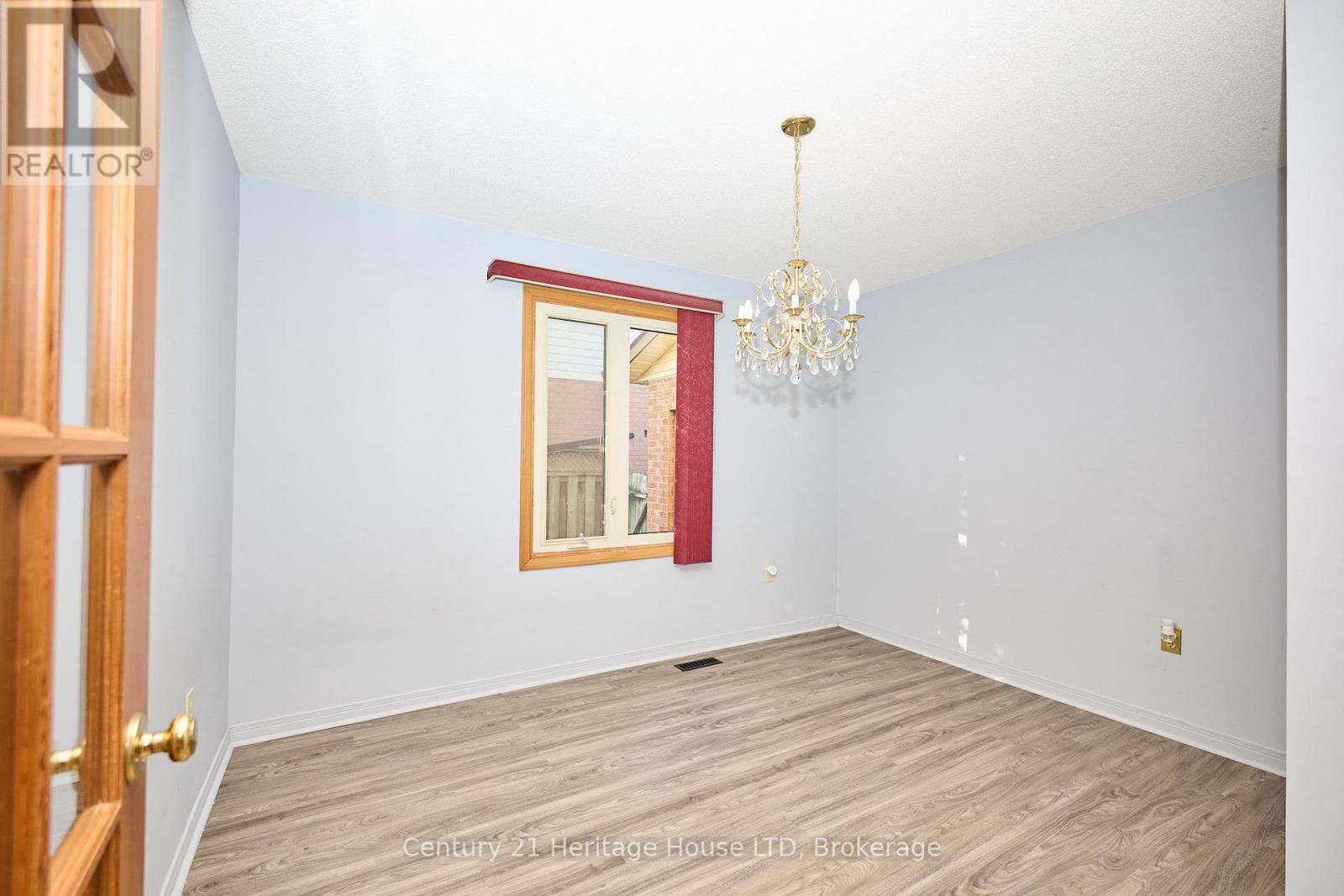 18 Bascary Crescent, St. Catharines, Ontario  L2S 3M8 - Photo 7 - X12454029