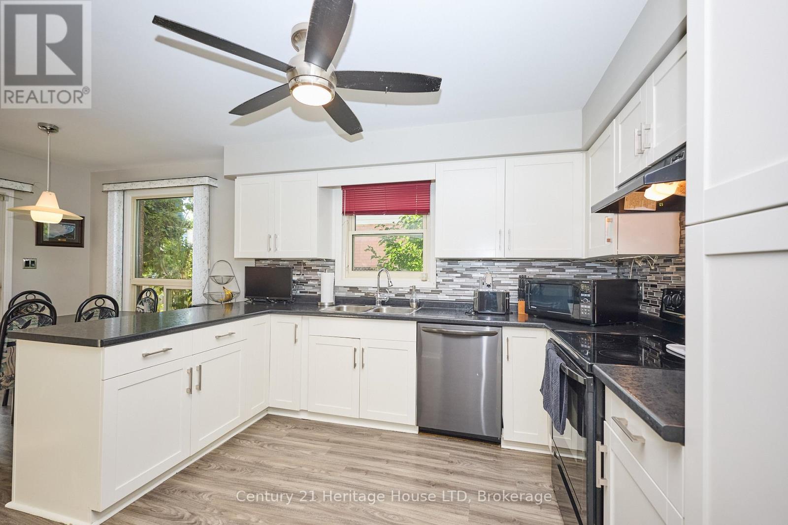 18 Bascary Crescent, St. Catharines, Ontario  L2S 3M8 - Photo 9 - X12454029