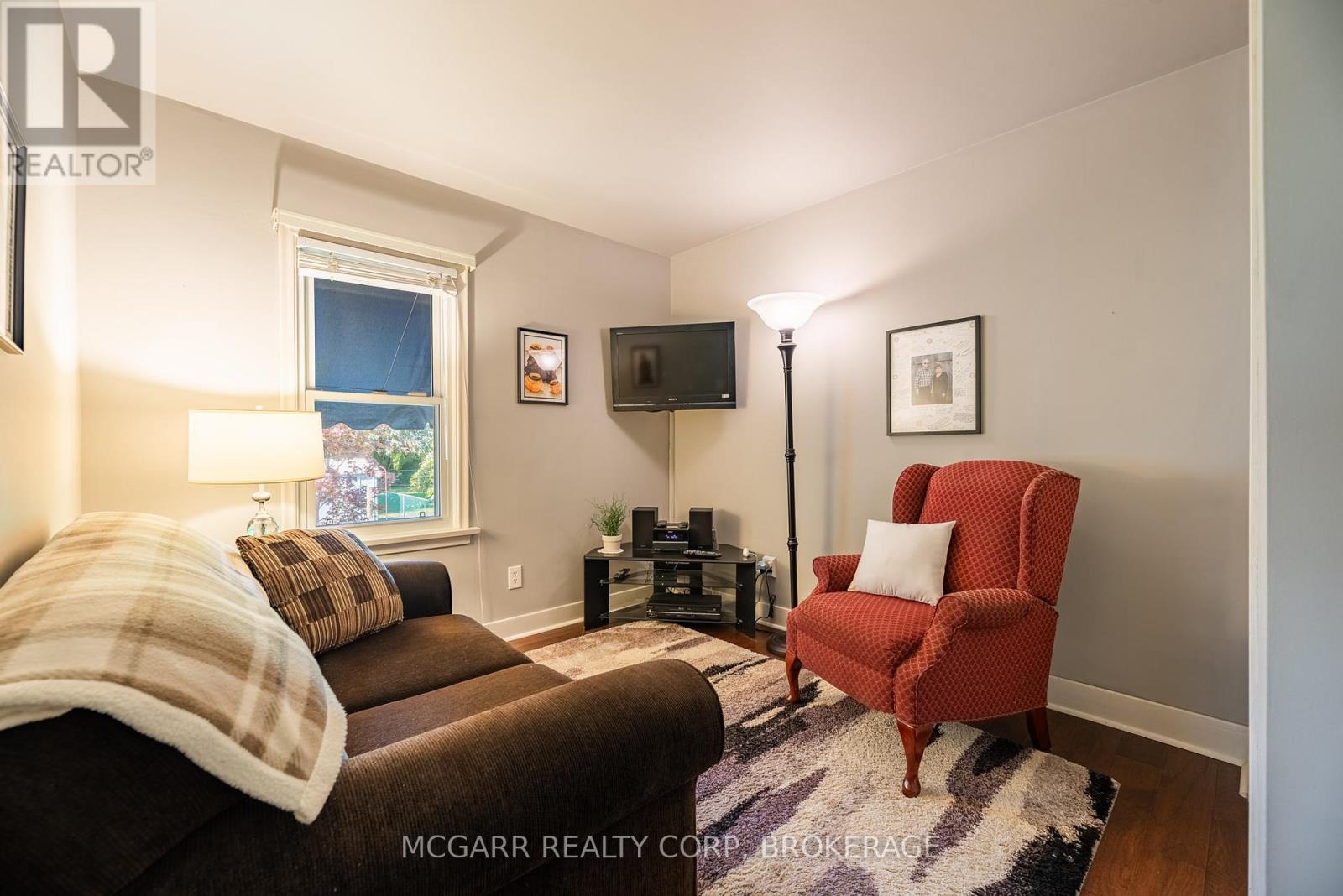 97 Else Street, St. Catharines, Ontario  L2N 2C4 - Photo 12 - X12454080