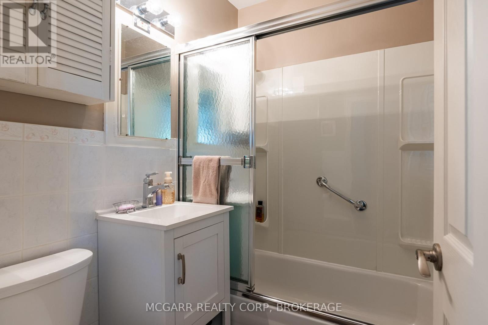 97 Else Street, St. Catharines, Ontario  L2N 2C4 - Photo 13 - X12454080