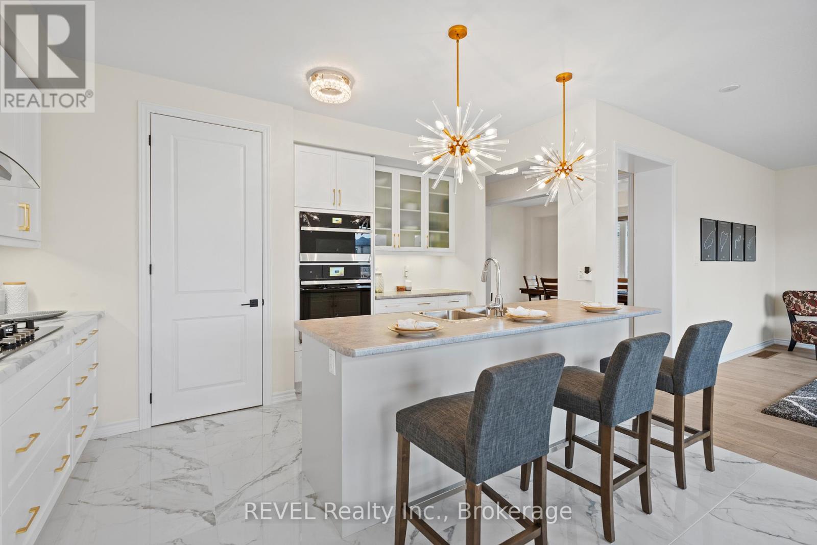 80 Explorer Way, Thorold, Ontario  L2V 0K3 - Photo 13 - X12454093