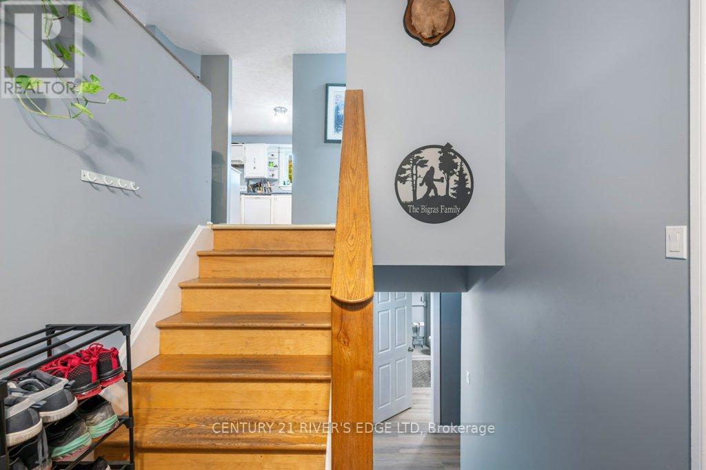 445 Railway Avenue, Prescott, Ontario  K0E 1T0 - Photo 2 - X12454094