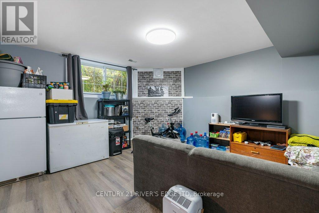 445 Railway Avenue, Prescott, Ontario  K0E 1T0 - Photo 26 - X12454094