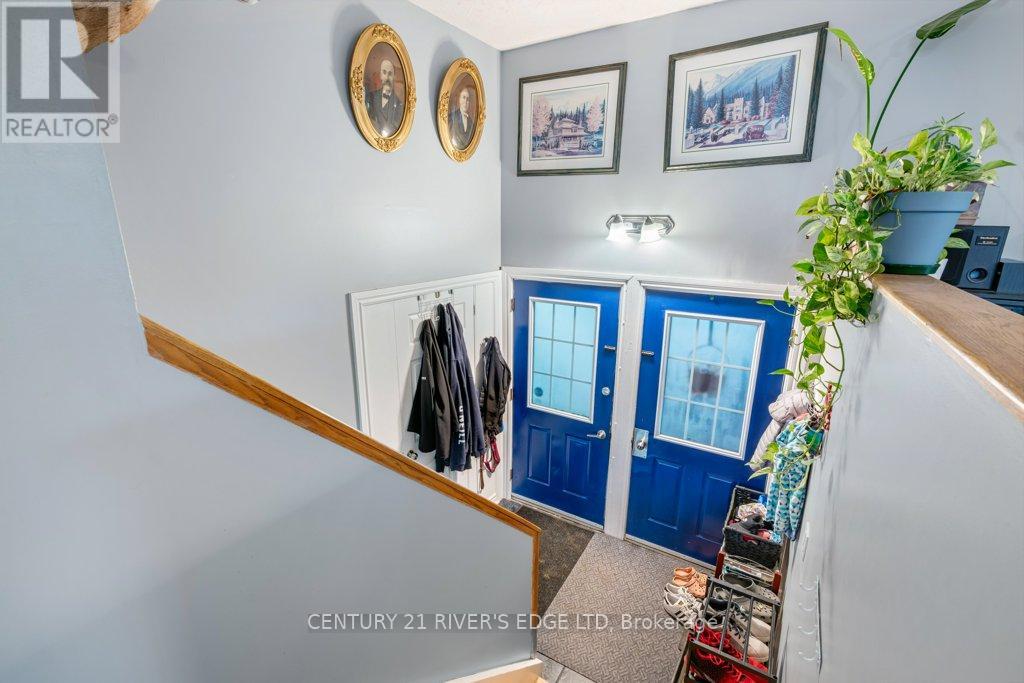 445 Railway Avenue, Prescott, Ontario  K0E 1T0 - Photo 3 - X12454094
