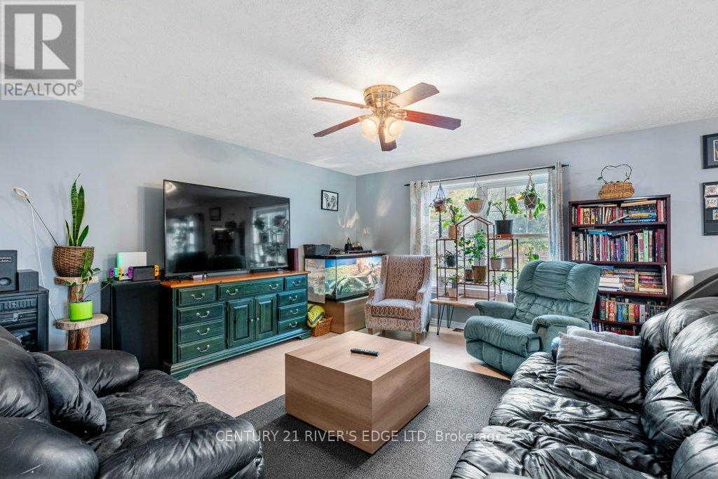 445 Railway Avenue, Prescott, Ontario  K0E 1T0 - Photo 4 - X12454094