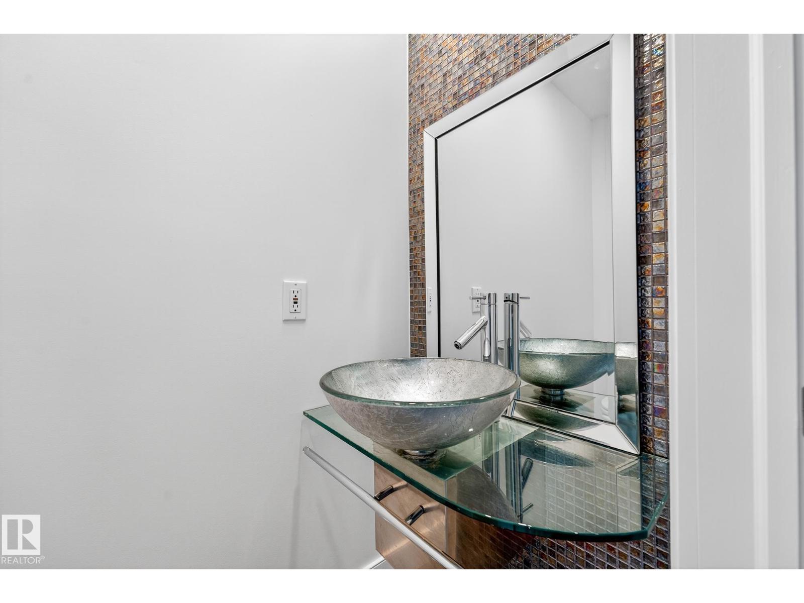 8860 93 St Nw, Edmonton, Alberta  T6C 3T1 - Photo 39 - E4461444