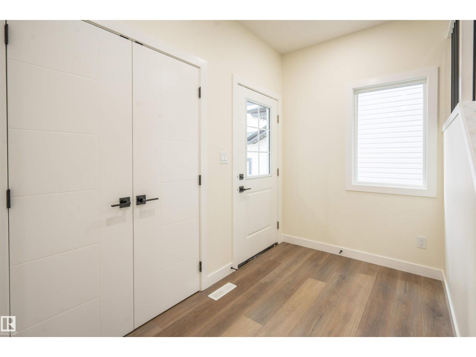 5720 176 Av Nw, Edmonton, Alberta  T5Y 0K8 - Photo 2 - E4461448