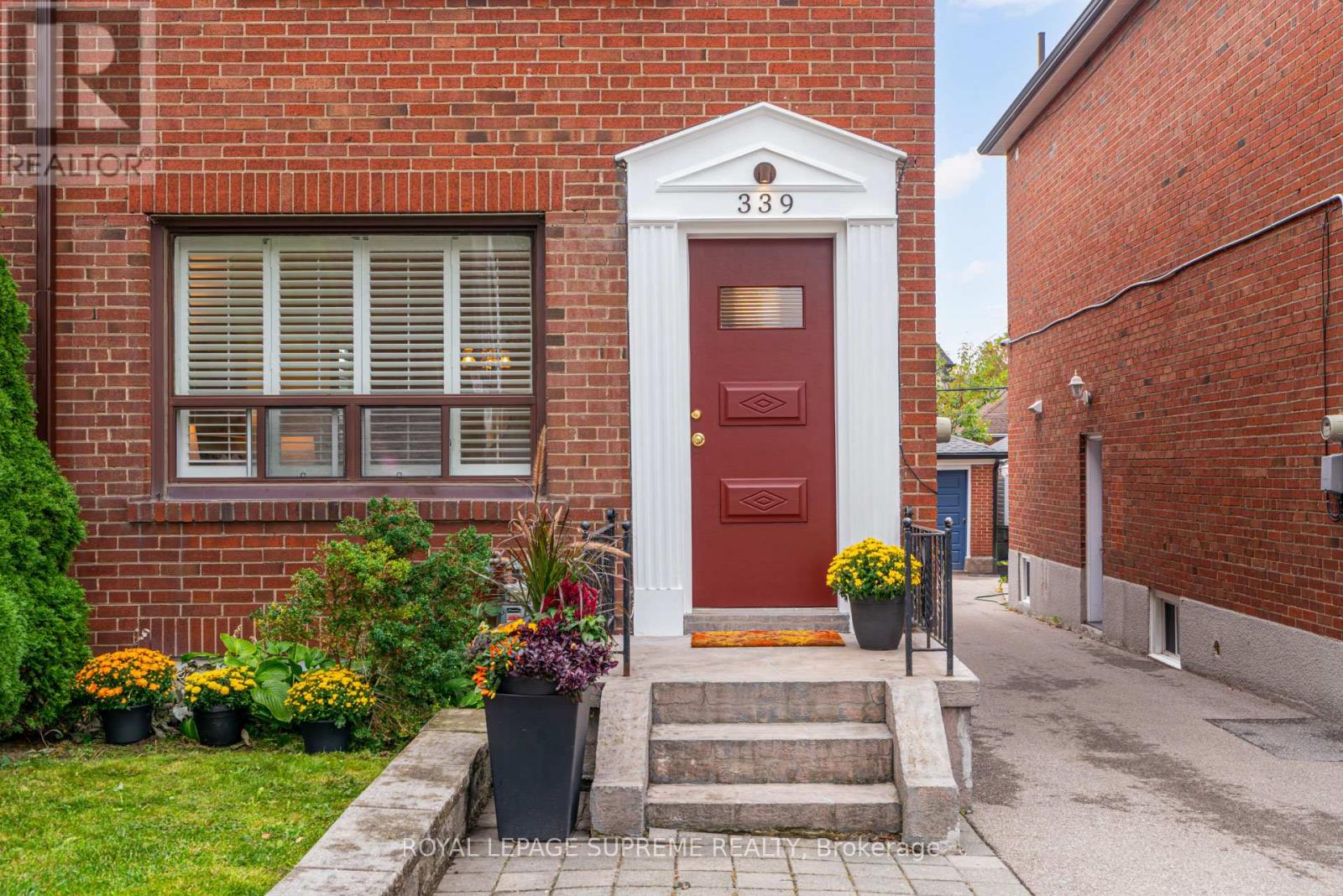 339 Hopewell Avenue, Toronto, Ontario  M6E 2S1 - Photo 3 - W12453831