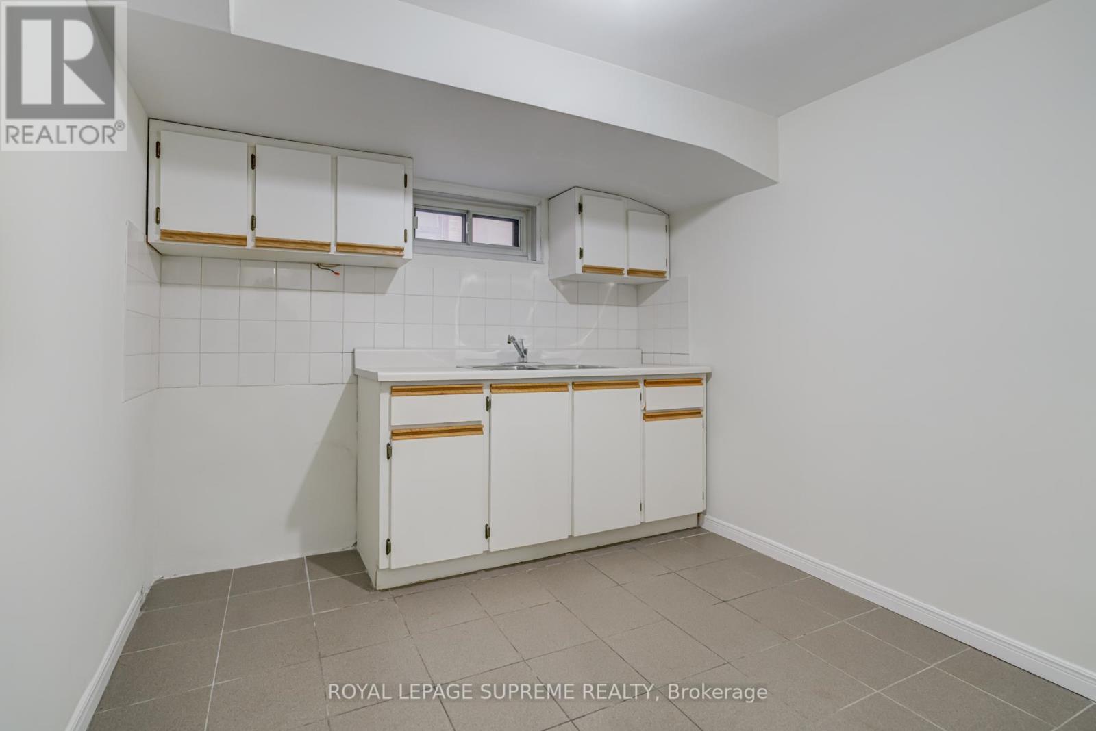 339 Hopewell Avenue, Toronto, Ontario  M6E 2S1 - Photo 32 - W12453831