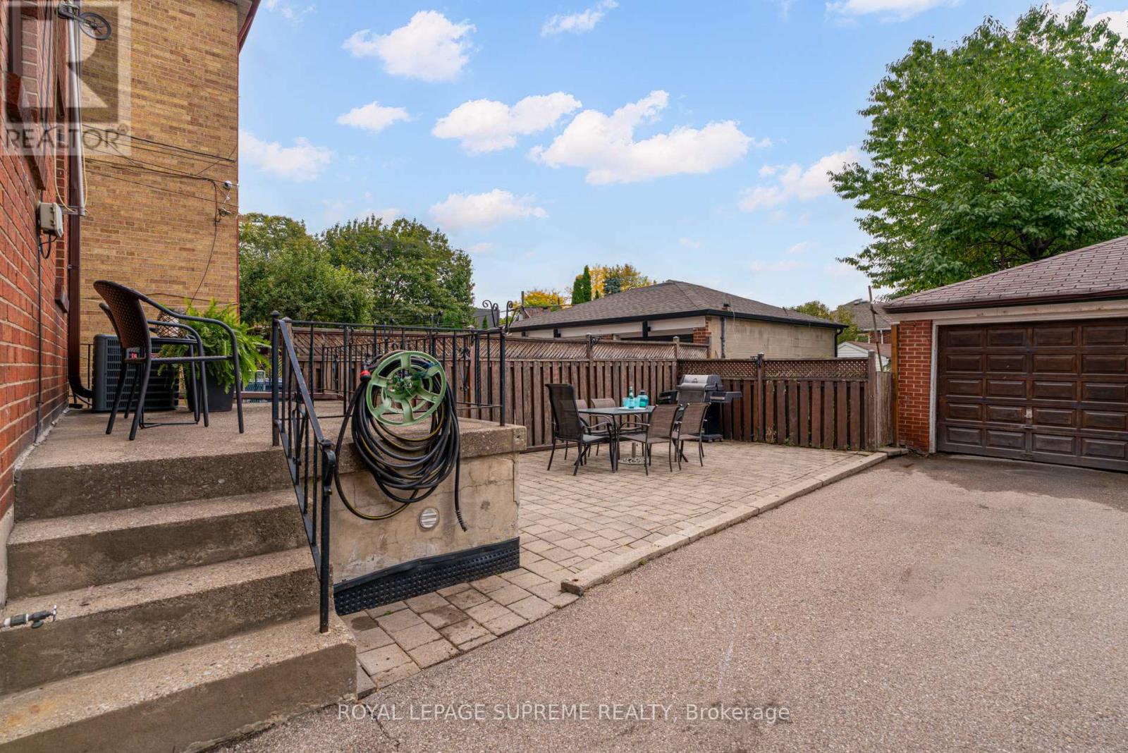 339 Hopewell Avenue, Toronto, Ontario  M6E 2S1 - Photo 38 - W12453831