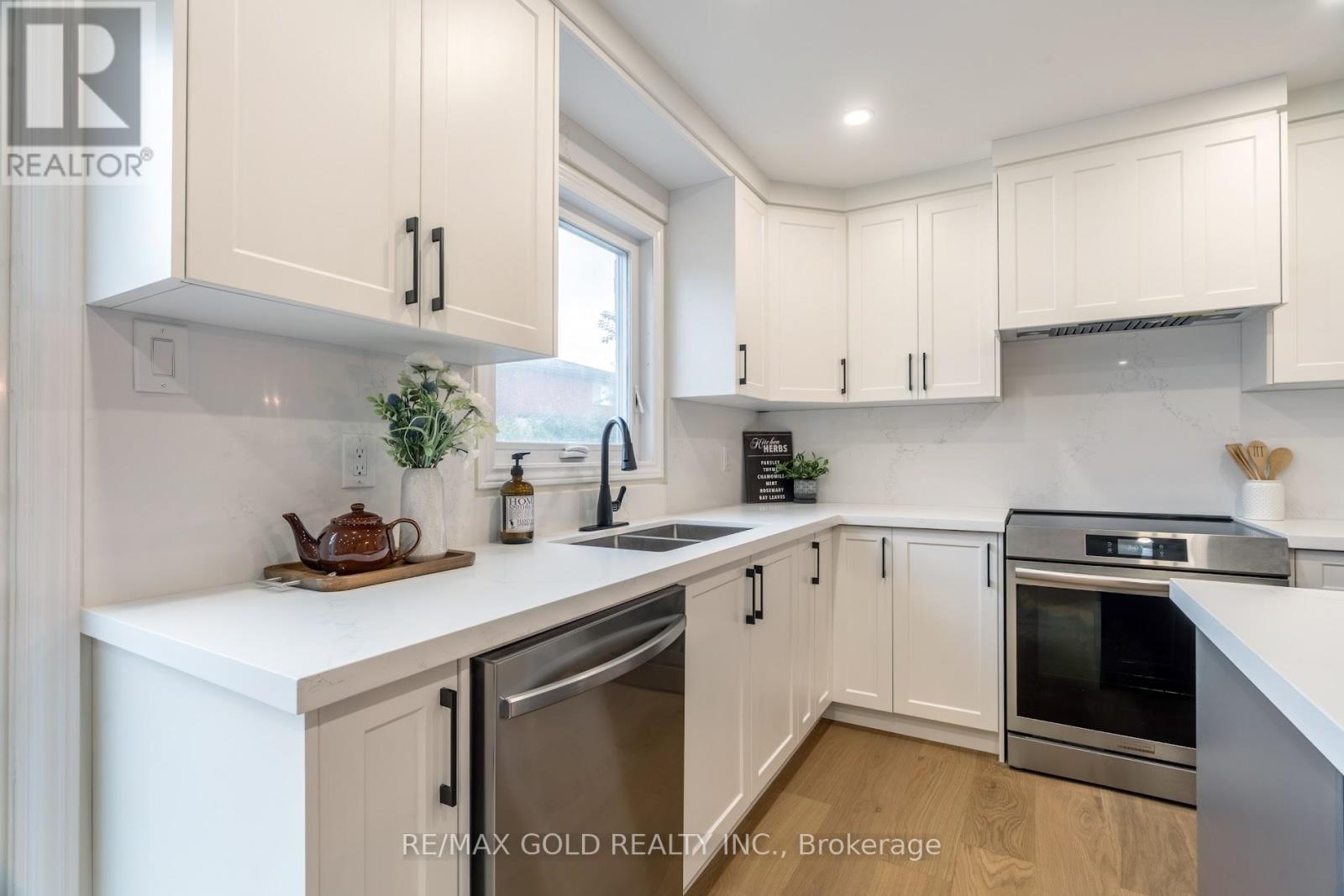 4600 Full Moon Circle, Mississauga, Ontario  L4Z 2N6 - Photo 11 - W12453846