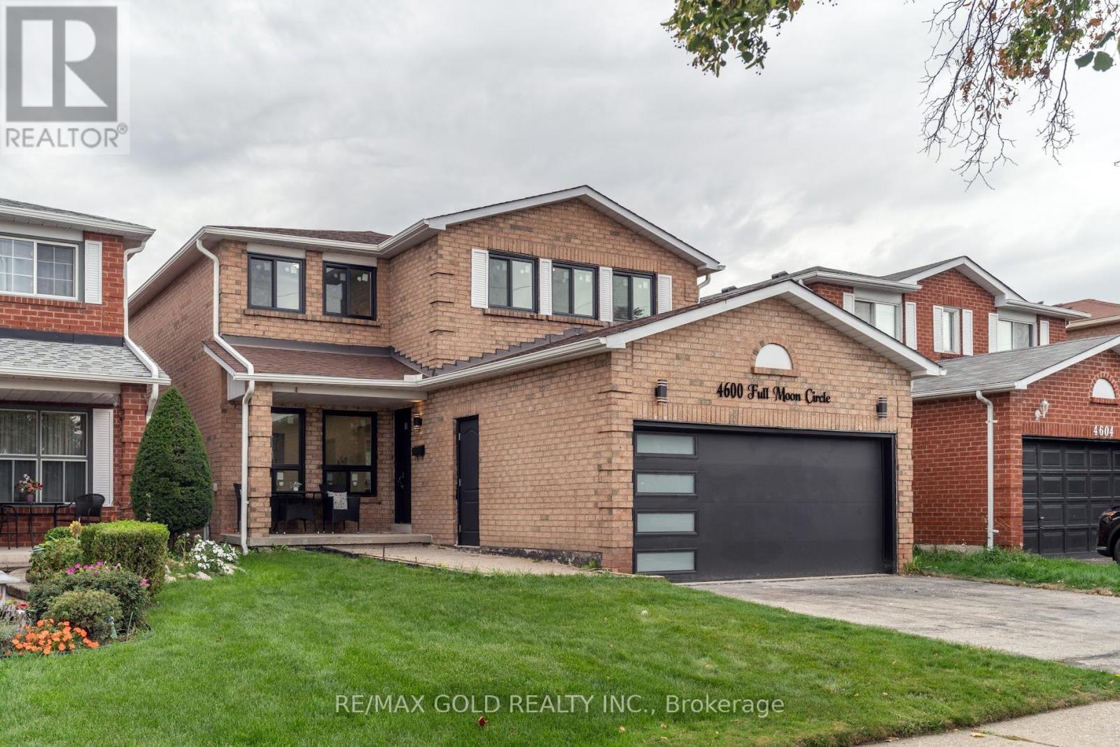 4600 Full Moon Circle, Mississauga, Ontario  L4Z 2N6 - Photo 2 - W12453846