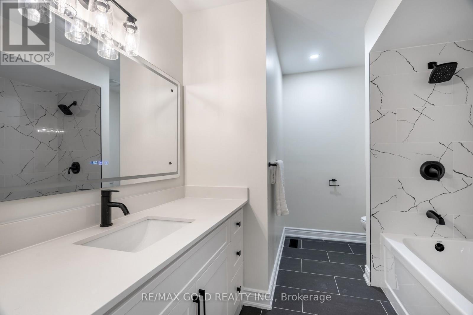 4600 Full Moon Circle, Mississauga, Ontario  L4Z 2N6 - Photo 29 - W12453846