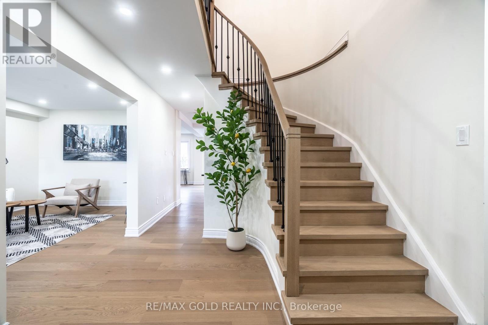4600 Full Moon Circle, Mississauga, Ontario  L4Z 2N6 - Photo 3 - W12453846