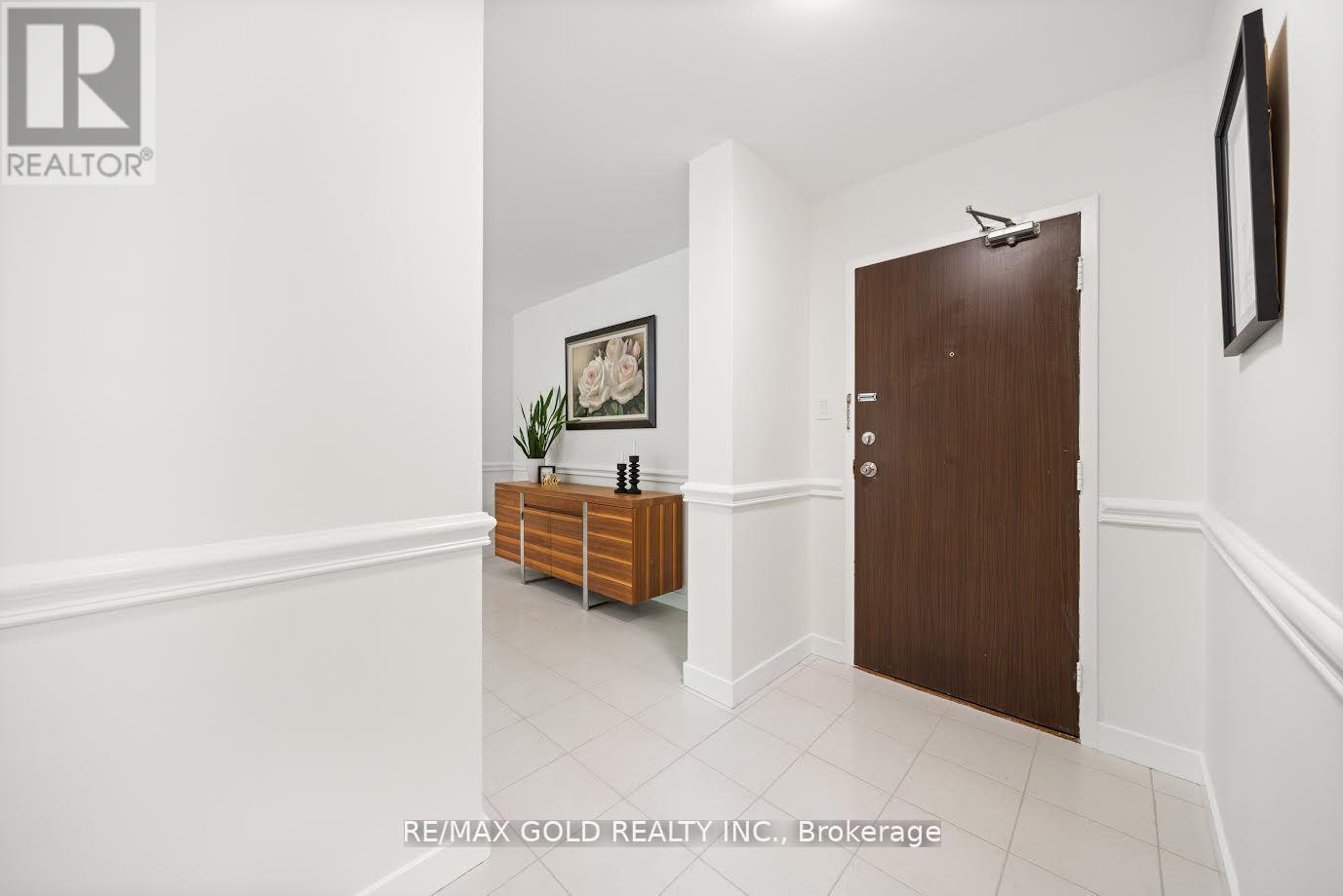 206 - 9 Four Winds Drive, Toronto (York University Heights), Ontario  M3J 2S9 - Photo 4 - W12453861