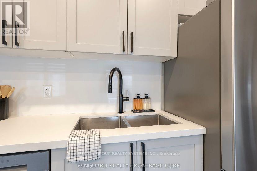 11 - 6 Bicknell Avenue W, Toronto, Ontario  M6M 0B4 - Photo 10 - W12453864