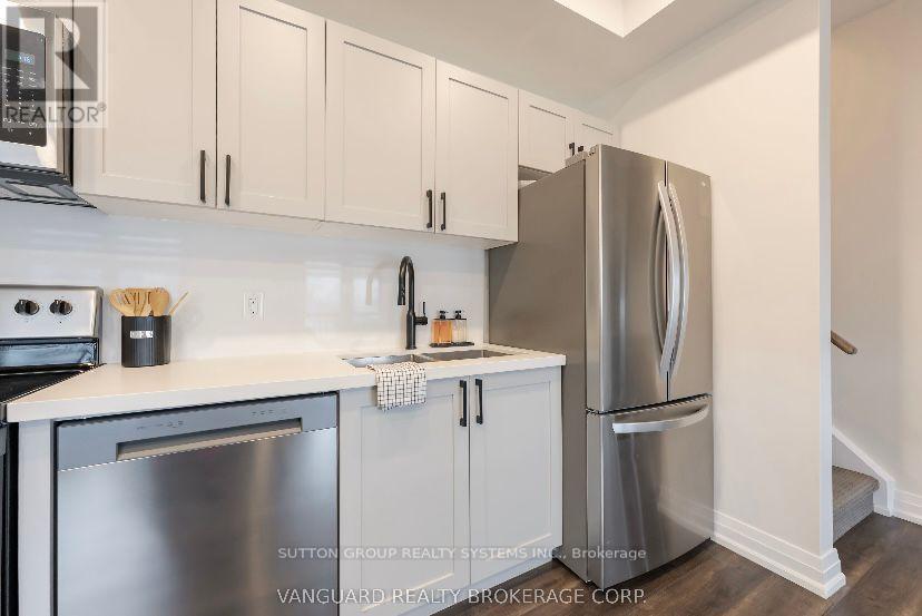 11 - 6 Bicknell Avenue W, Toronto, Ontario  M6M 0B4 - Photo 11 - W12453864