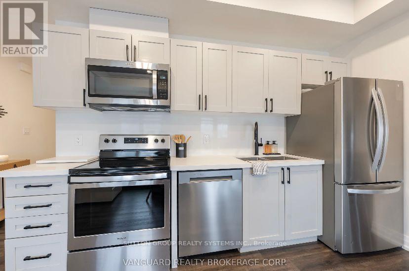 11 - 6 Bicknell Avenue W, Toronto, Ontario  M6M 0B4 - Photo 12 - W12453864