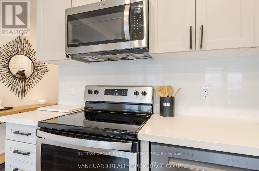 11 - 6 Bicknell Avenue W, Toronto, Ontario  M6M 0B4 - Photo 13 - W12453864