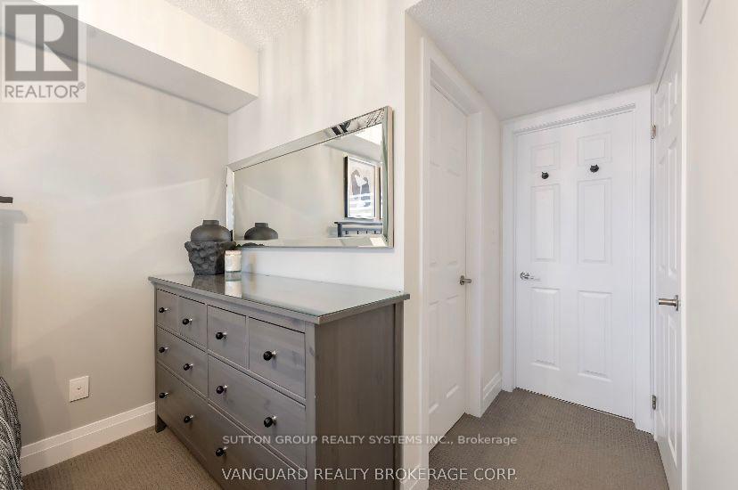 11 - 6 Bicknell Avenue W, Toronto, Ontario  M6M 0B4 - Photo 22 - W12453864
