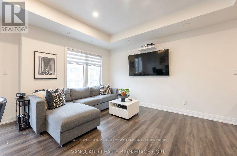 11 - 6 Bicknell Avenue W, Toronto, Ontario  M6M 0B4 - Photo 8 - W12453864