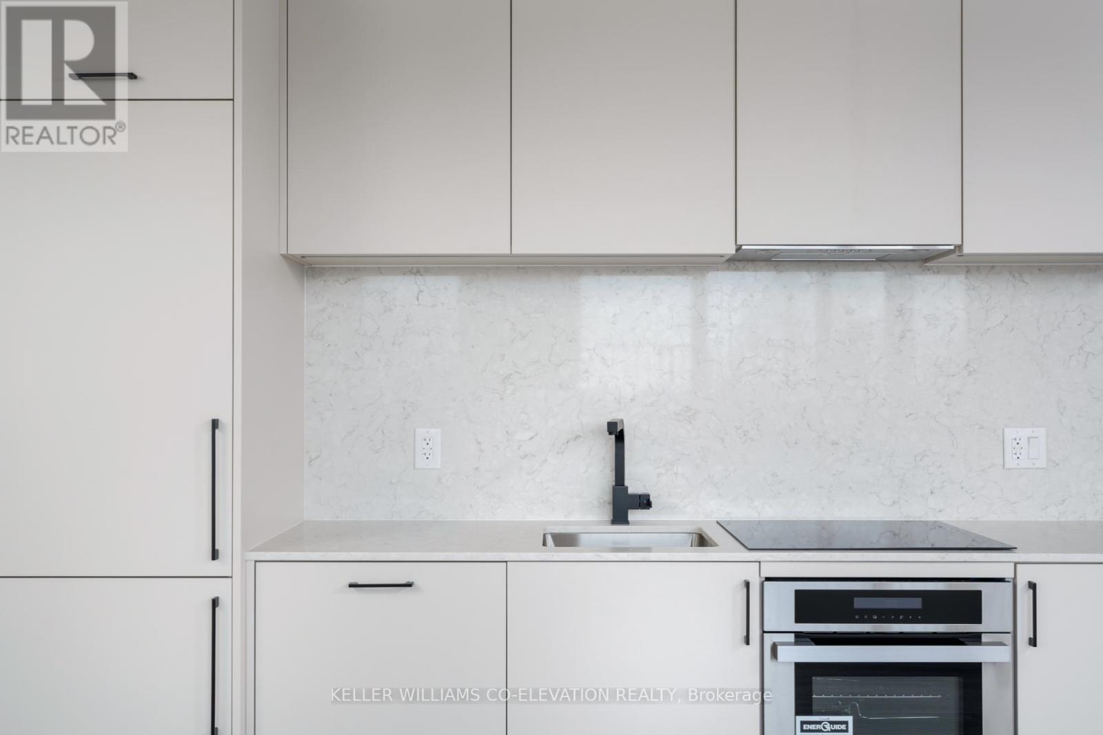 428 - 689 The Queensway Street, Toronto (Stonegate-Queensway), Ontario  M8Y 1L1 - Photo 13 - W12453866