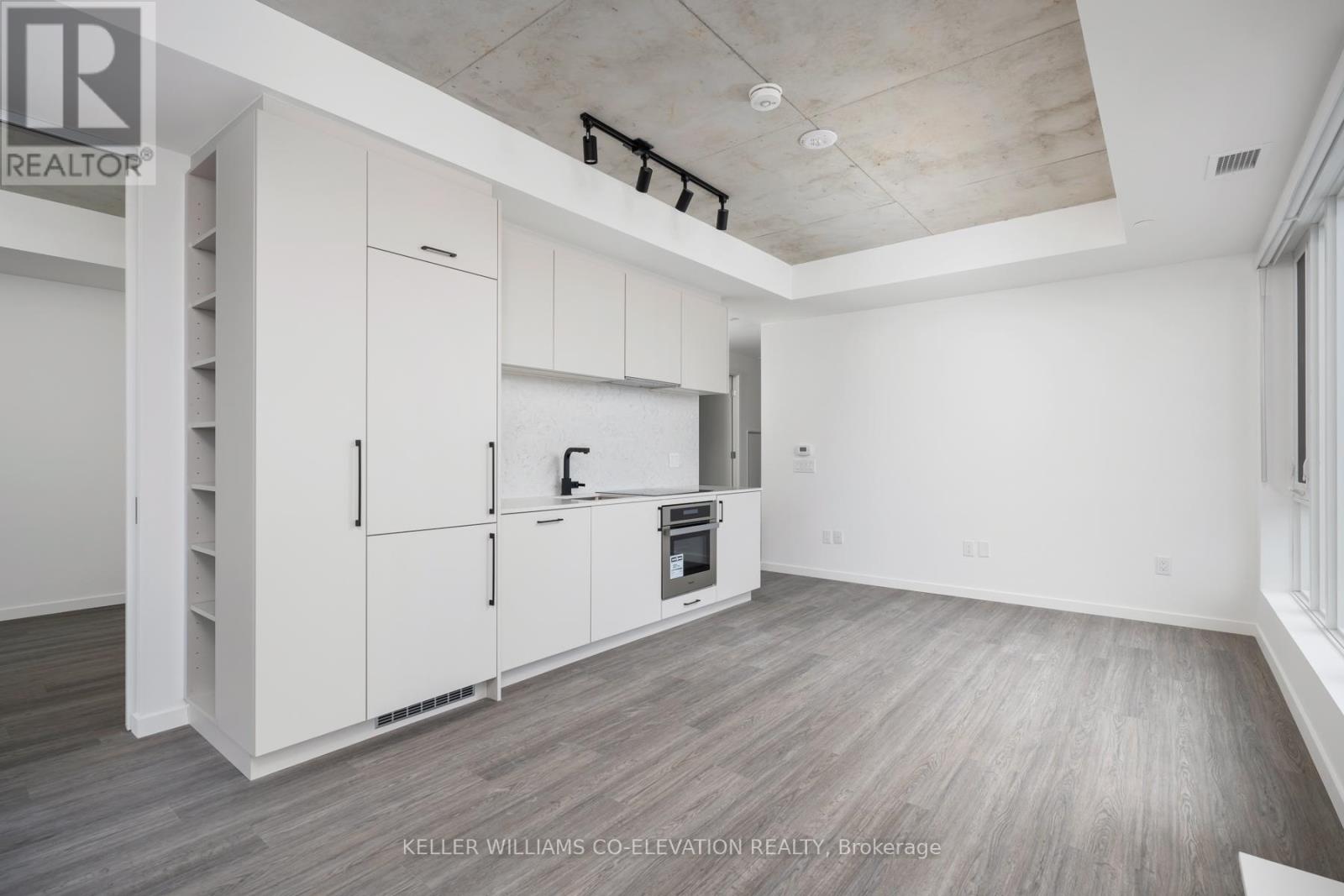 428 - 689 The Queensway Street, Toronto (Stonegate-Queensway), Ontario  M8Y 1L1 - Photo 14 - W12453866