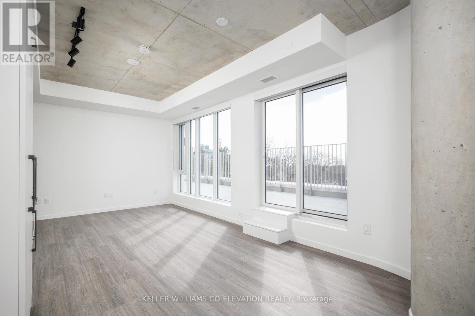 428 - 689 The Queensway Street, Toronto (Stonegate-Queensway), Ontario  M8Y 1L1 - Photo 15 - W12453866