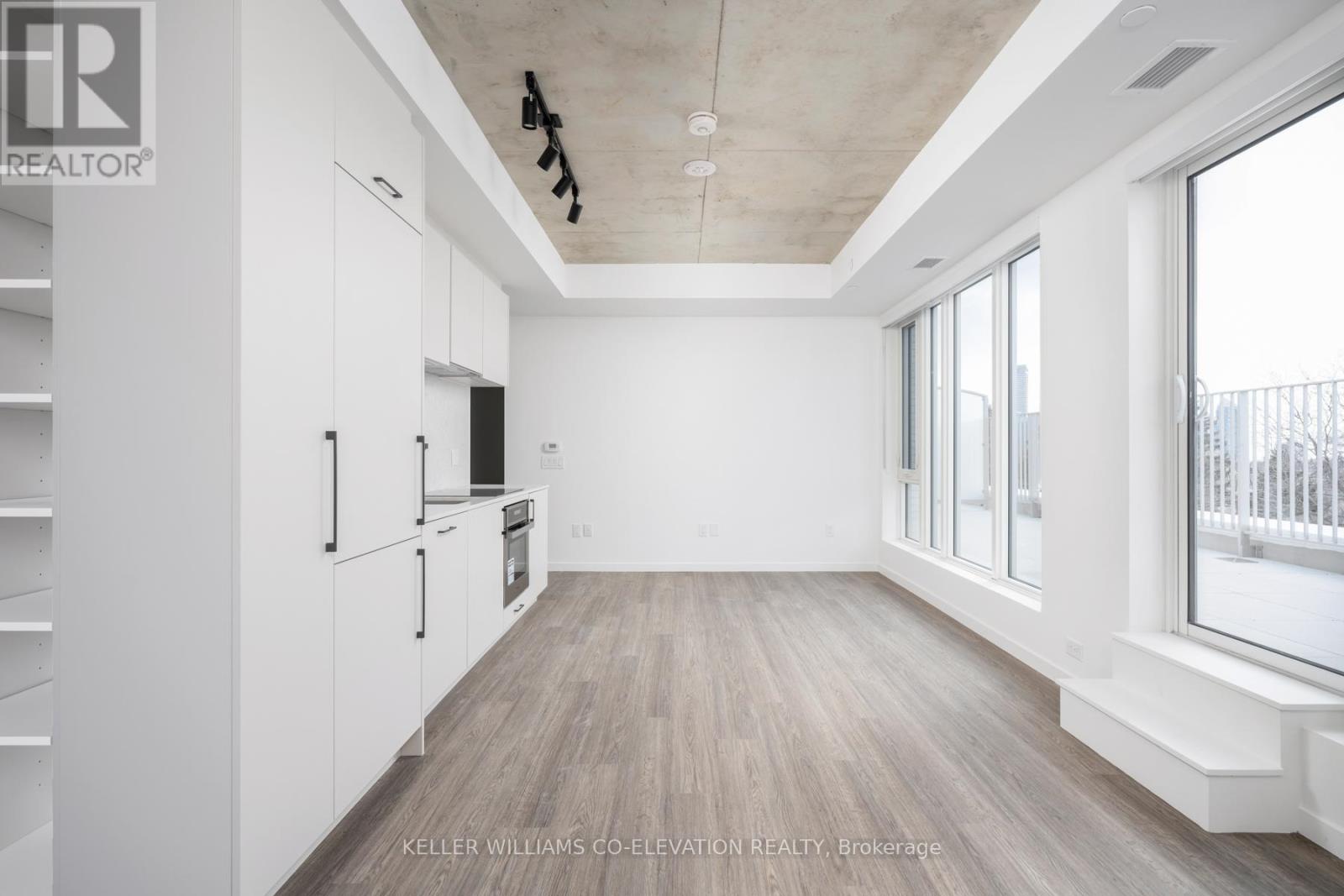 428 - 689 The Queensway Street, Toronto (Stonegate-Queensway), Ontario  M8Y 1L1 - Photo 17 - W12453866